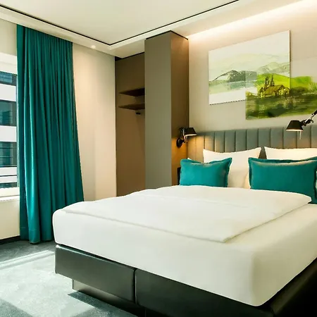ホテル One Stuttgart-hauptbahnhof 3*