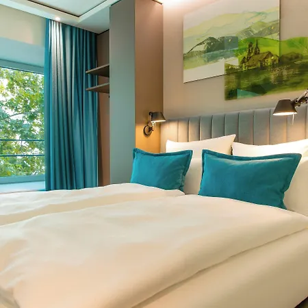 One Stuttgart-hauptbahnhof 3*