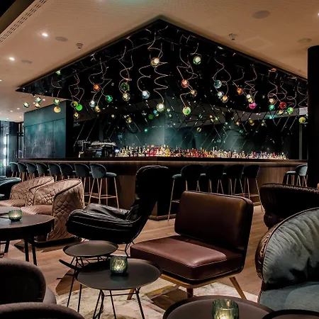 One Stuttgart-hauptbahnhof 3*